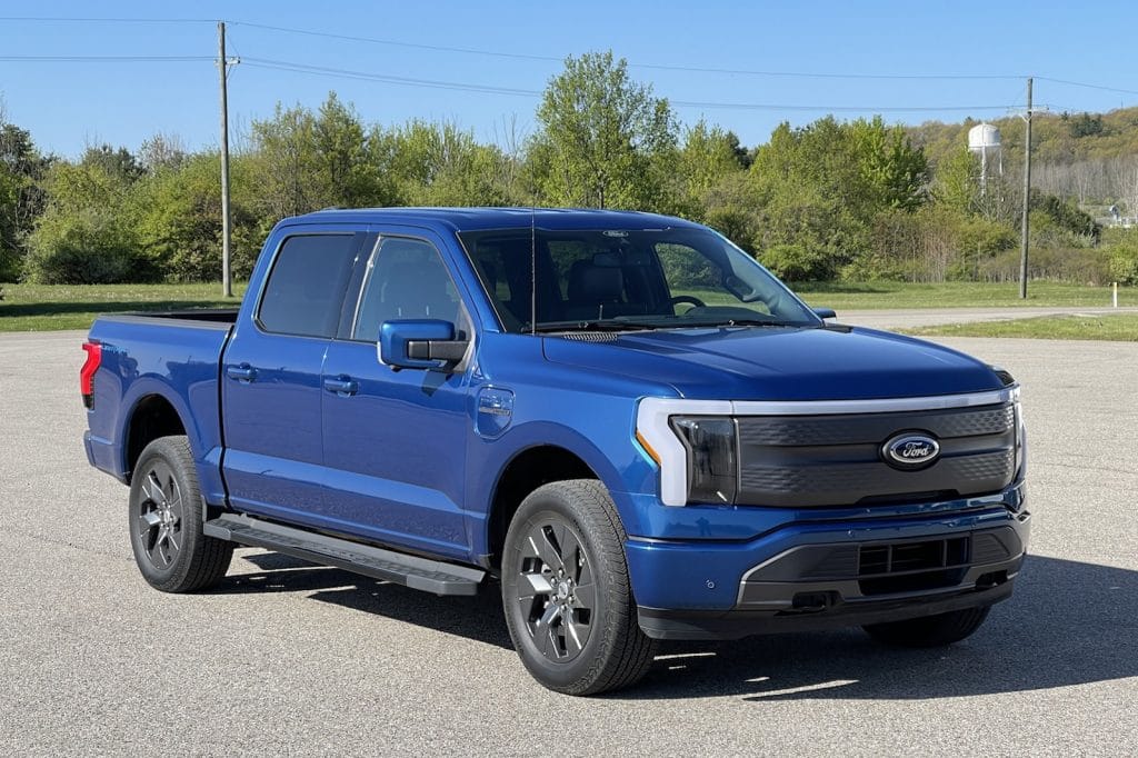 2022 Ford F-150 Lightning solo